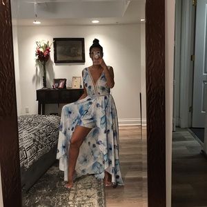 Flowy floral dress NWOT